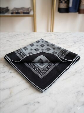 Vintage Made in Italy Geometric Medallion Scarf Grey Foulard Rolled Hem EUC